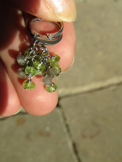 Náušnice labradoritové peridotky — foto 2