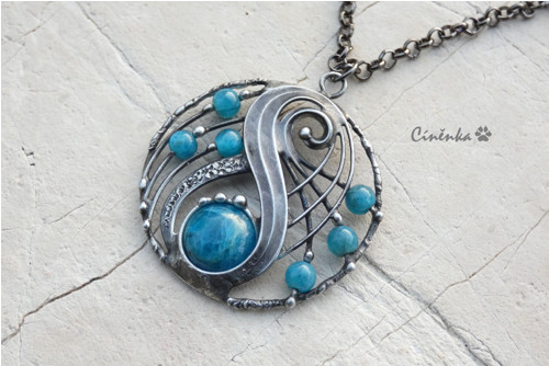 Amulet s apatitem- cínovaný náhrdelník — foto 3