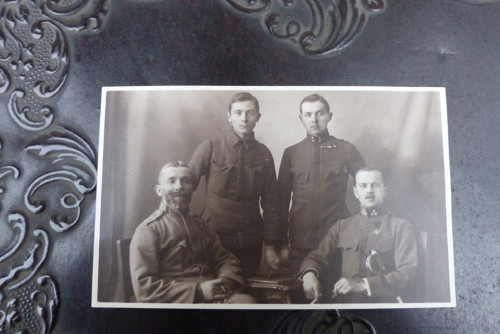 Vojáci...stará fotografie — foto 3