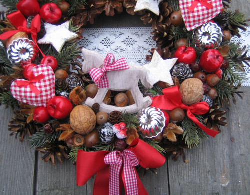 Velký adventní věnec s koníkem — foto 4
