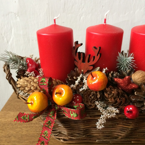 Adventní svícen v oválném košíku — foto 3