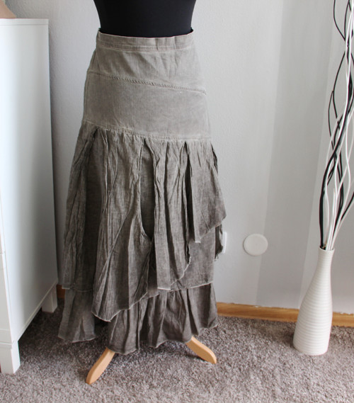 Dlouhá cípatá khaki sukénka — foto 2