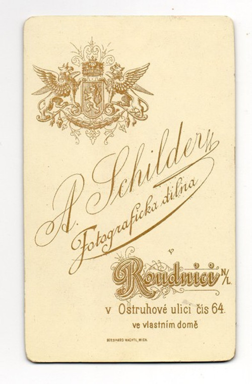 Kabinetka žena v šatech, Schilder, Roudnice — foto 2