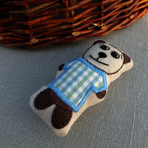 Tomík - medvídek do kapsy kostičkovaný — foto 4