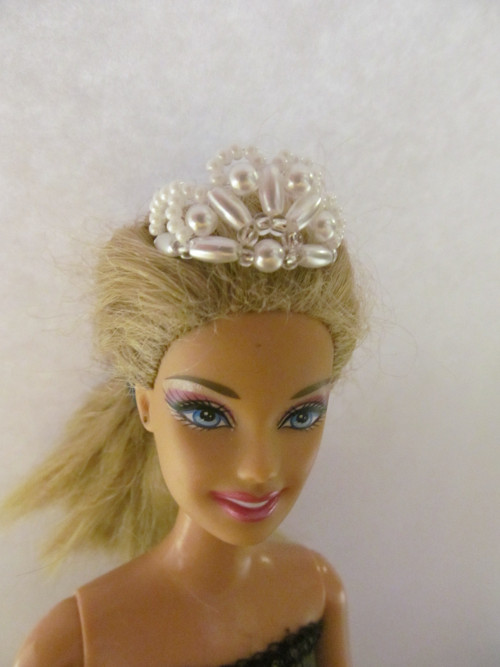Čelenka pro Barbie - bílá1 — foto 2