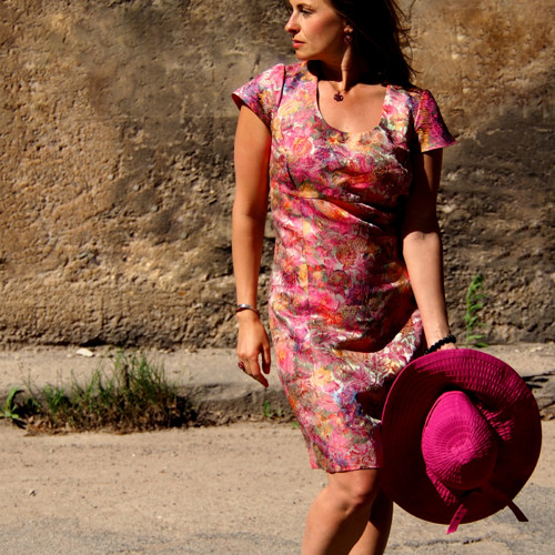 Chic...- pouzdrové šaty — foto 5