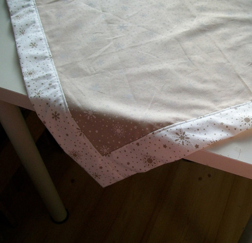 BÍLÉ A BÉŽOVÉ VLOČKY — foto 2