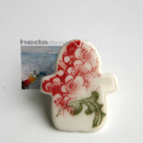 Ono III. (porcelánová brož) — foto 3