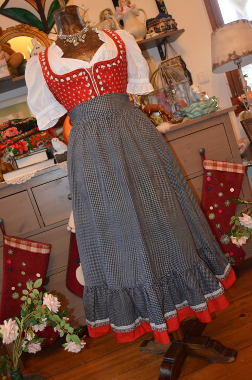 Pasová sukně puntíkatá — foto 2
