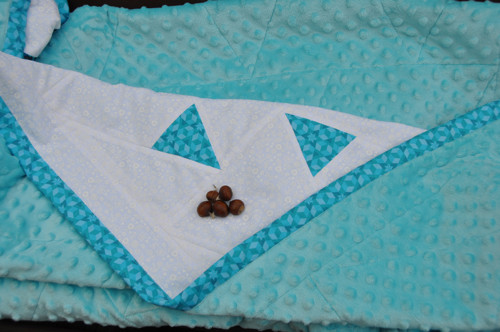 Velká hřejivá patchwork deka trojúhelníková modrá — foto 4