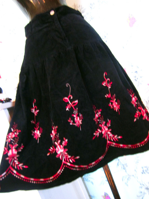Sukně folklórek, větší — foto 3