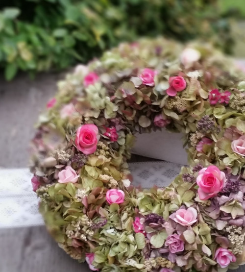 Hortenzie a růžičky — foto 3
