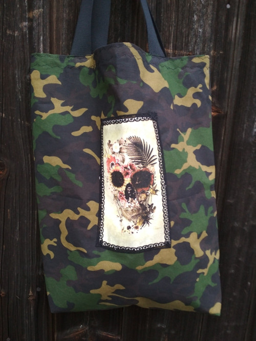 Army skull with flower girl:-) — foto 2