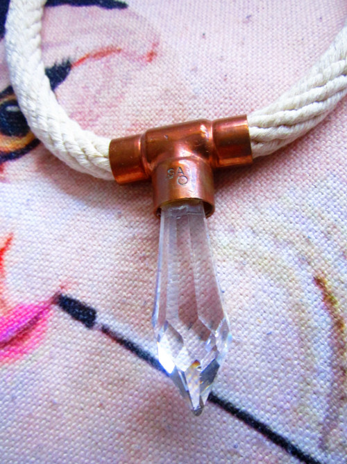 Náhrdelník z vintage lustru — foto 3
