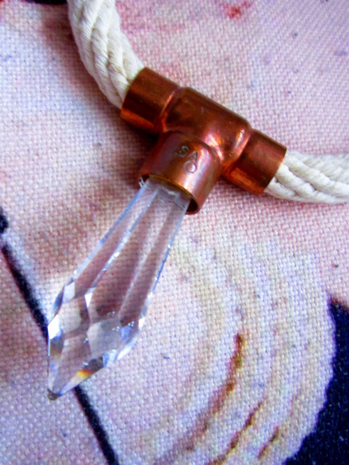 Náhrdelník z vintage lustru — foto 4