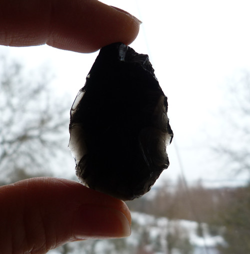 Obsidián černý surový - 4,2 cm — foto 4