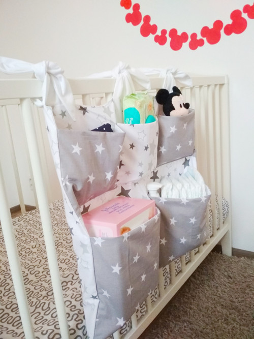 Hvězdičky - široký kapsář na postýlku — foto 3