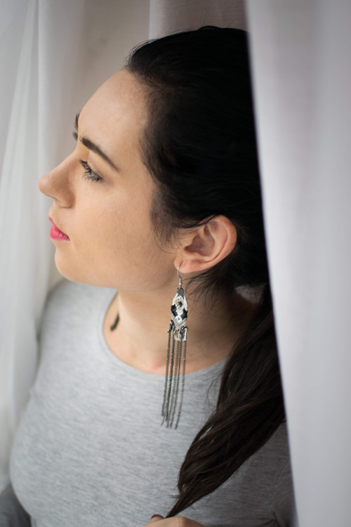 Hnědobéžové náušnice MACRAMÉ EARRINGS — foto 3