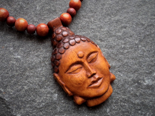 Dřevěný šperk - buddha — foto 3