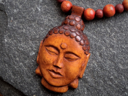 Dřevěný šperk - buddha — foto 4
