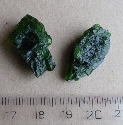 Chromdiopsid surový - pár na náušnice - Extra — foto 3