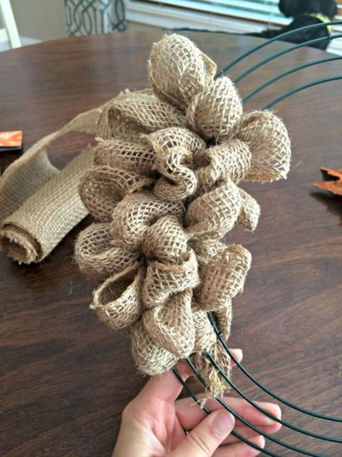 Drátěný věnec - 28cm průměr — foto 3