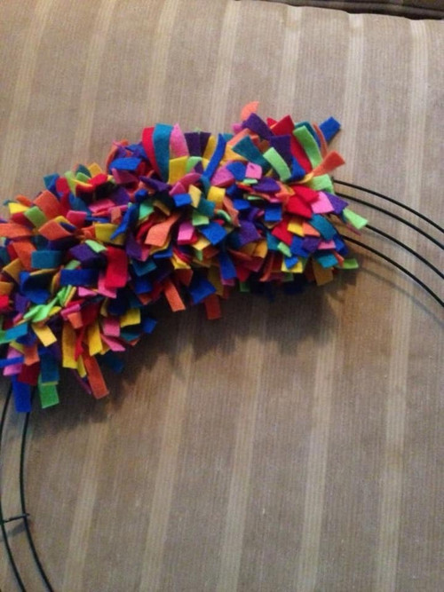 Drátěný věnec - 28cm průměr — foto 5