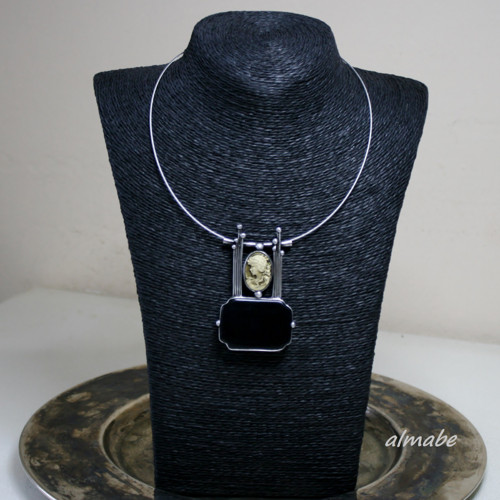 Tajemná dáma (obsidián a kamej) — foto 3