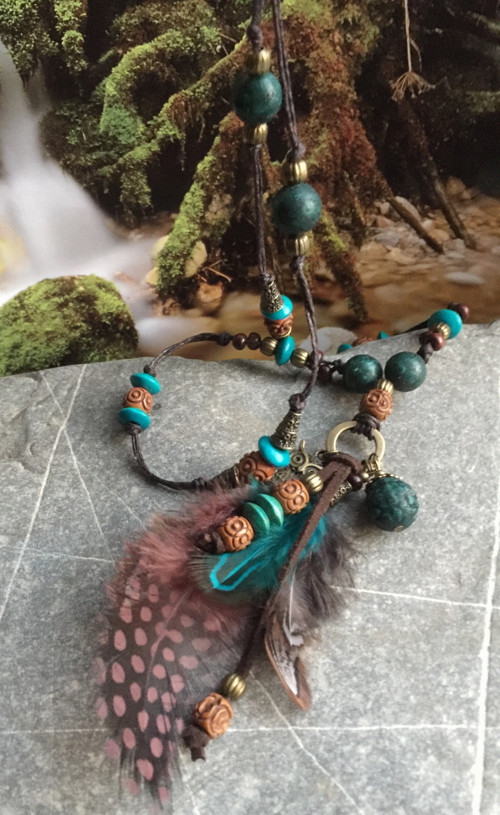 Boho korálky s hnědým pírkem — foto 3