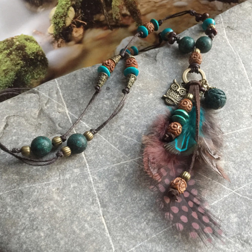 Boho korálky s hnědým pírkem — foto 4