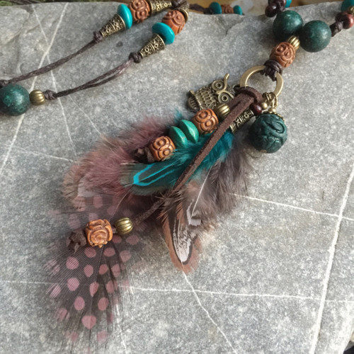 Boho korálky s hnědým pírkem — foto 5