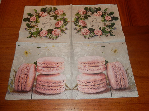 Ubrousek na decoupage - věnec a makronky — foto 2