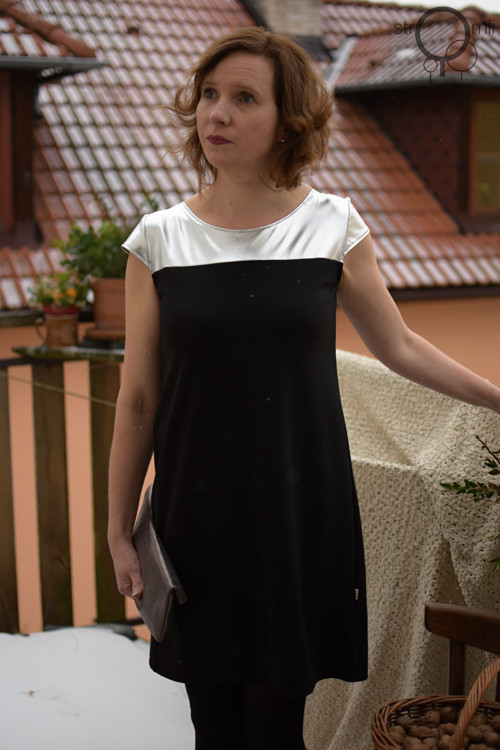 Společenské šaty se stříbrem, vel. M — foto 3