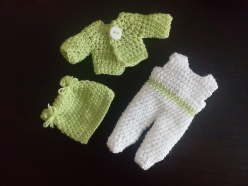 Háčkovaný komplet na panenku 17 cm — foto 2