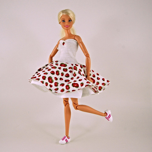 Barbie - Jahodové šaty — foto 2
