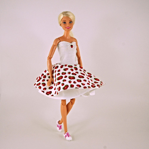 Barbie - Jahodové šaty — foto 4
