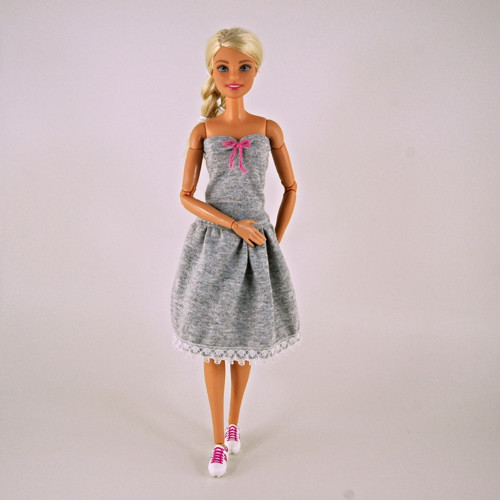 Barbie - Švětle šedé šatičky — foto 3