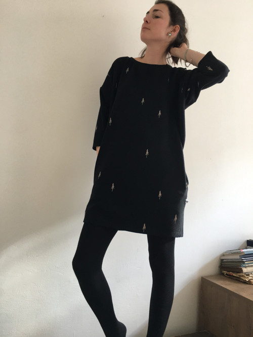 Mikino šaty — foto 2