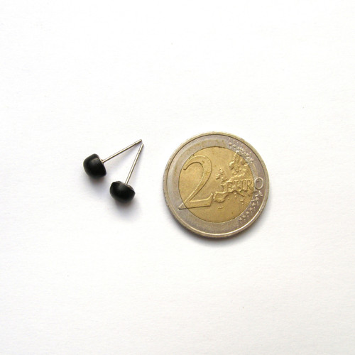 Ebenové vypuklé mini ďobky — foto 4