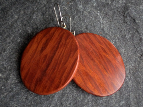 Dřevěné náušnice - lace sheoak — foto 2