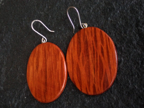 Dřevěné náušnice - lace sheoak — foto 5