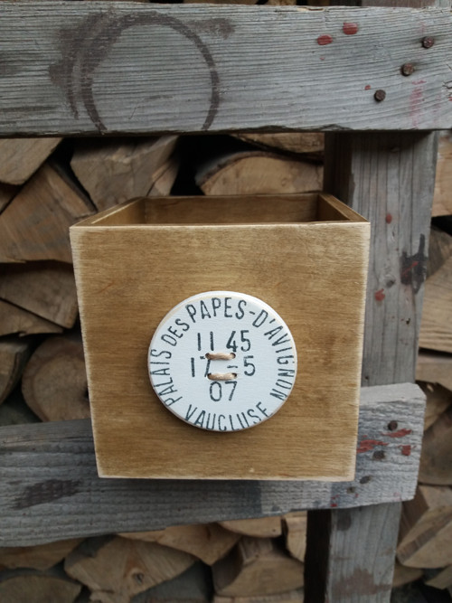 Box s knoflíkem — foto 4