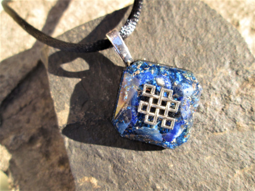 Org. šperk ,, Keltský uzel klidu " s lapis-lazuli — foto 2