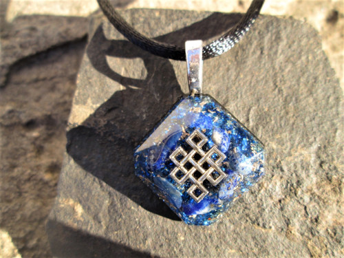 Org. šperk ,, Keltský uzel klidu " s lapis-lazuli — foto 3