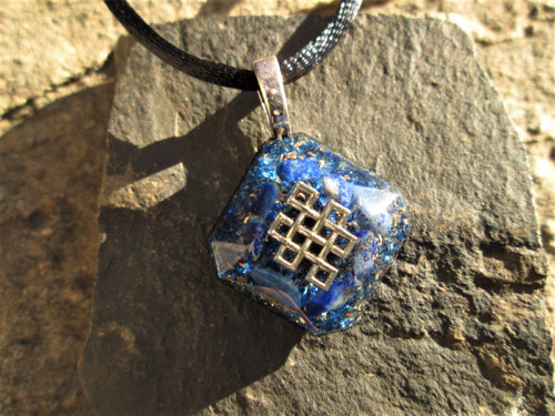 Org. šperk ,, Keltský uzel klidu " s lapis-lazuli — foto 5
