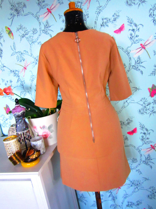 Šaty camel elegant — foto 4