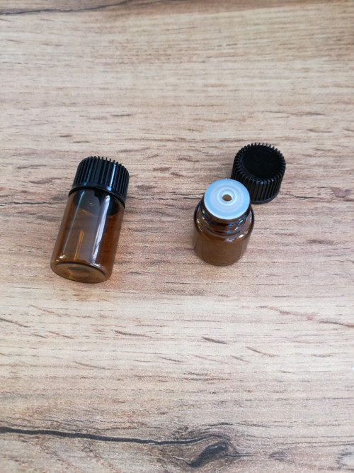 Skleněná lahvička 2ml — foto 2