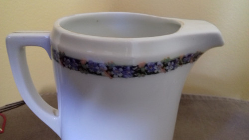 Porcelánová konvička na mléko — foto 2