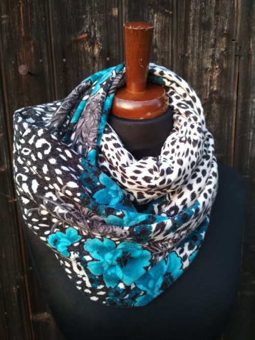 Zaharela in blue panter — foto 2