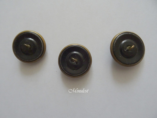 Knoflík s reliéfem — foto 4